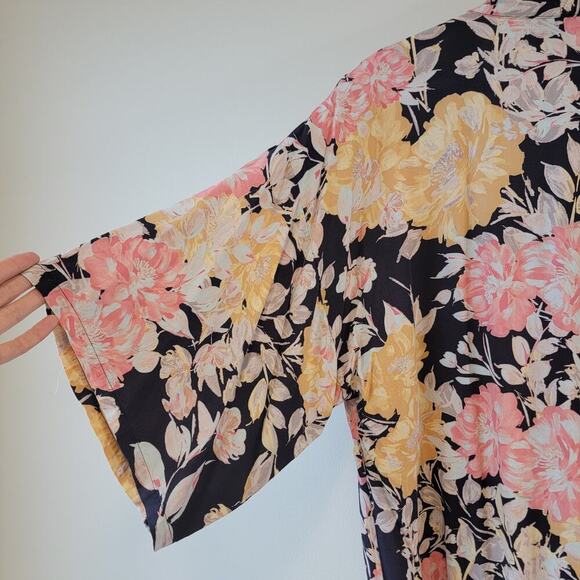 Floral Robe - Picture 8 of 9